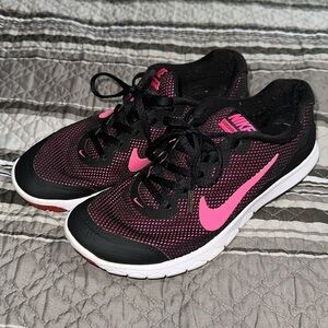 NIKE WOMEN’S BLACK & PINK WALKING RUNNING ATHLETIC SNEAKER SHOES